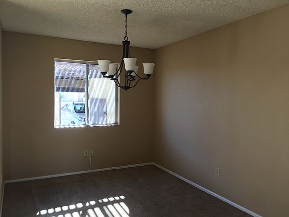 Breakfast nook/Dining