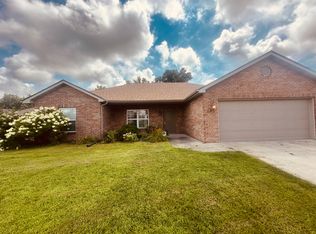 285 Brookstone Dr, Holts Summit, MO 65043