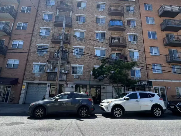 43-18 Robinson Street image 1 of 9