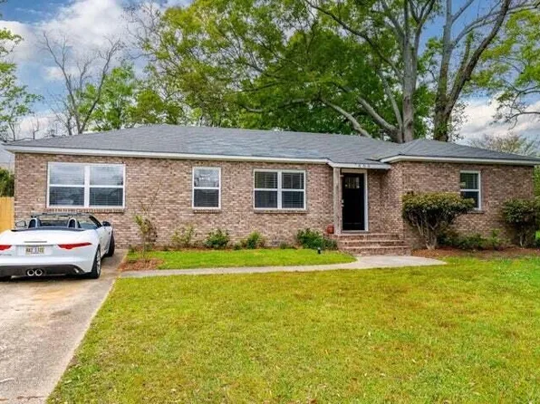 606 Meadow Lane Dr, Hattiesburg, MS 39401