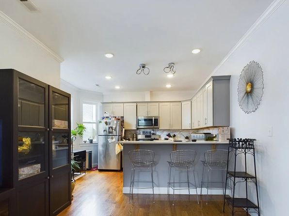 54 Crescent Ave Floor 1