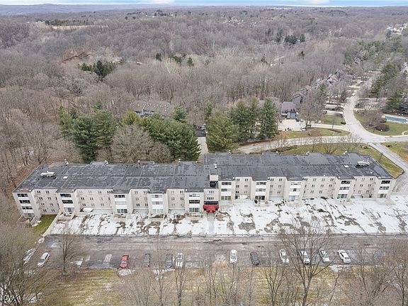 2nd image of 520 Meredith Ln APT 417