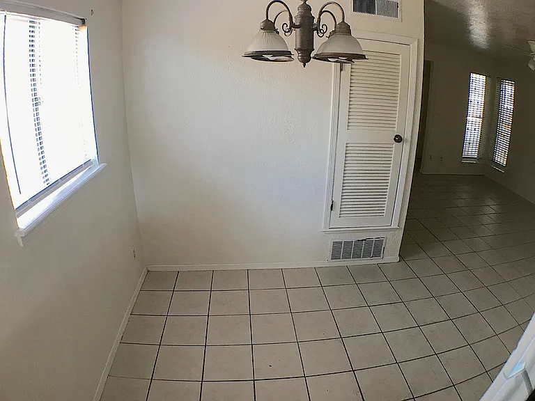 2418 Pittsburg Ave — Photo 10
