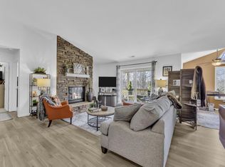 9342 W Loomis Rd UNIT 3, Franklin, WI 53132