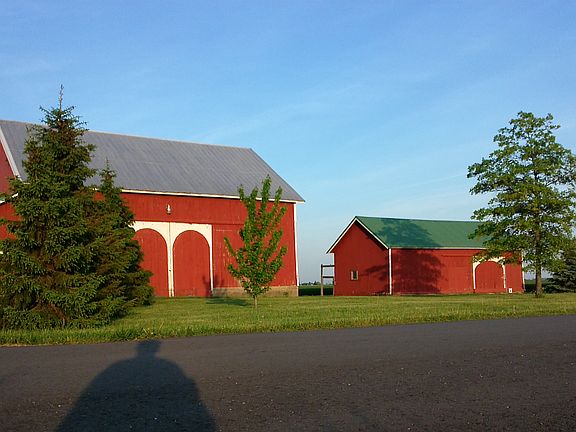 Two Barns w/ workshop