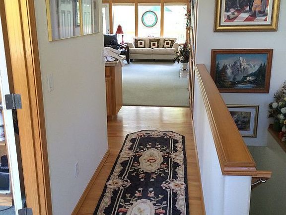 3rd image of 4703 SE Mair St