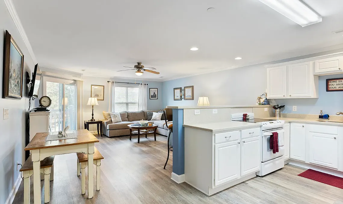 3 bed, 1368 sqft, $2,000 — Photo 3