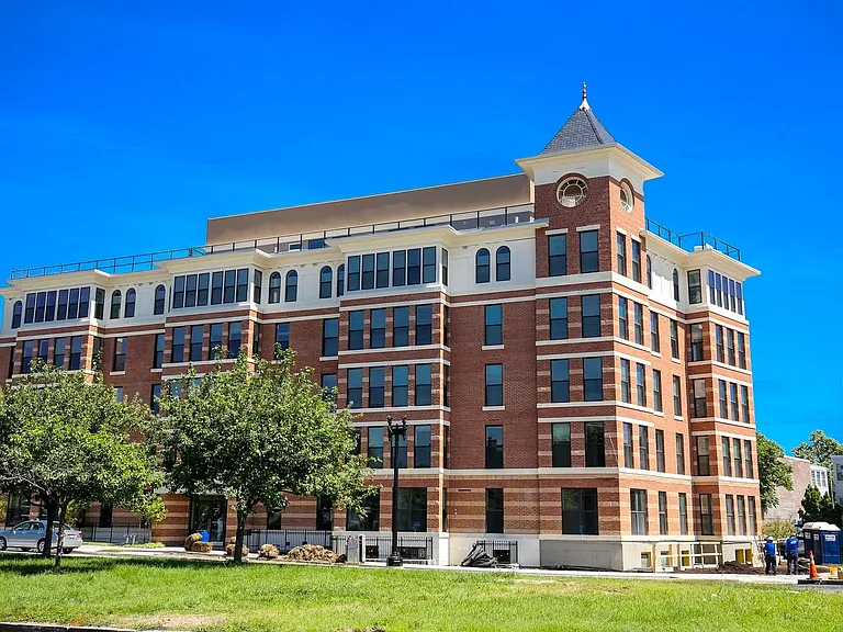 1600 Pennsylvania Ave SE Apartments — Photo 20