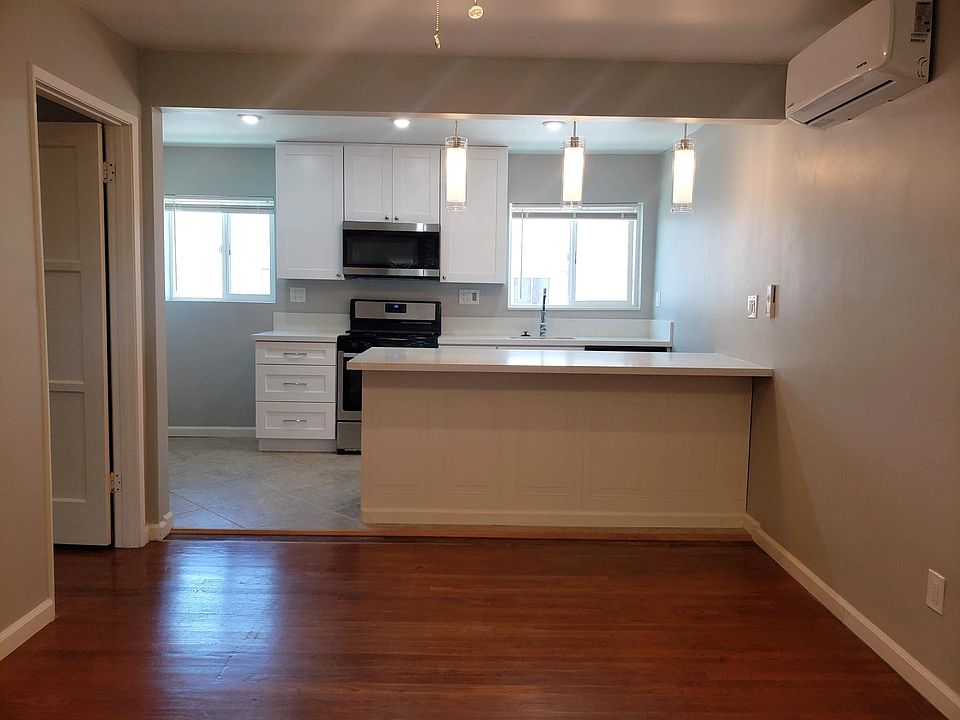 1st image of 4462 Winona Ave