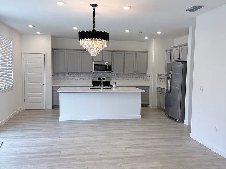 12628 Hereford Ave — Photo 8