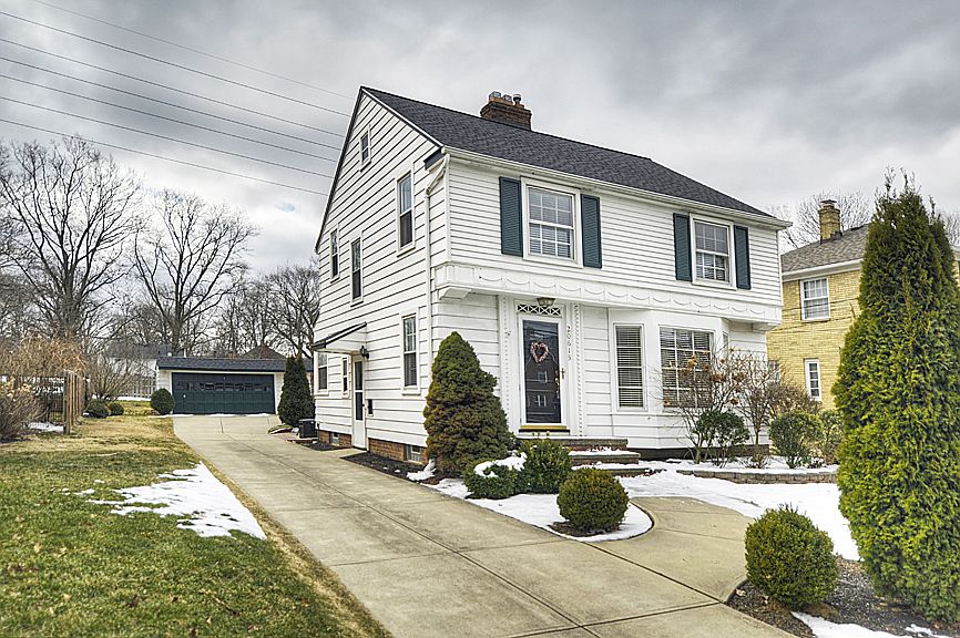 1st image of 20615 Stratford Ave