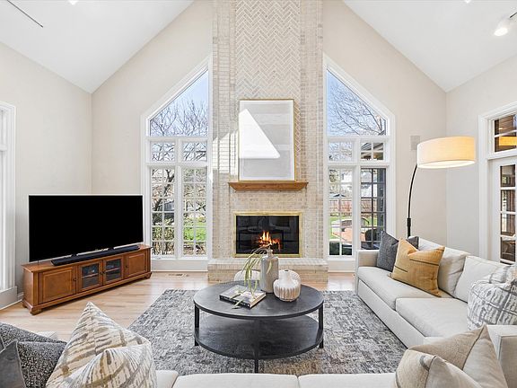 4th image of 5618 S Park Ave