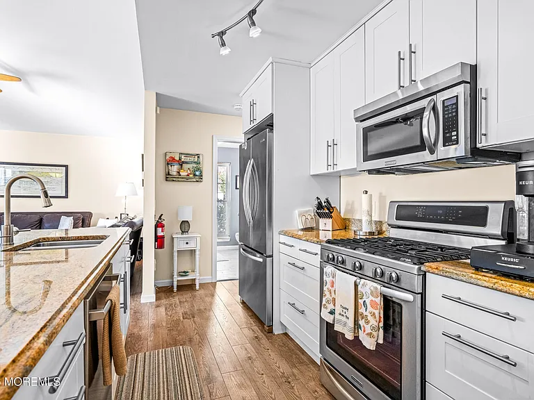 144 Peter Rd — Photo 8