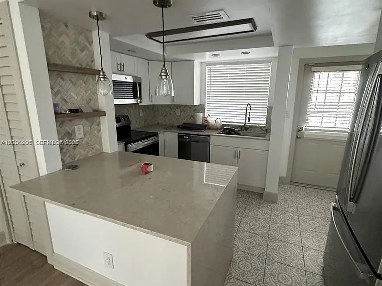 7112 SW 113th Ct — Photo 2