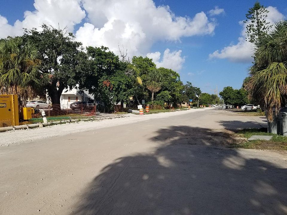 2nd image of 328 SW 1st Ct #1