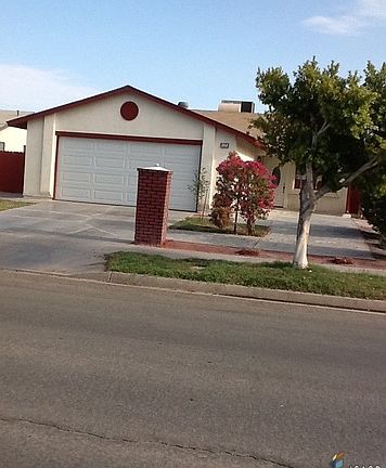 4th image of 290 Aurora Dr