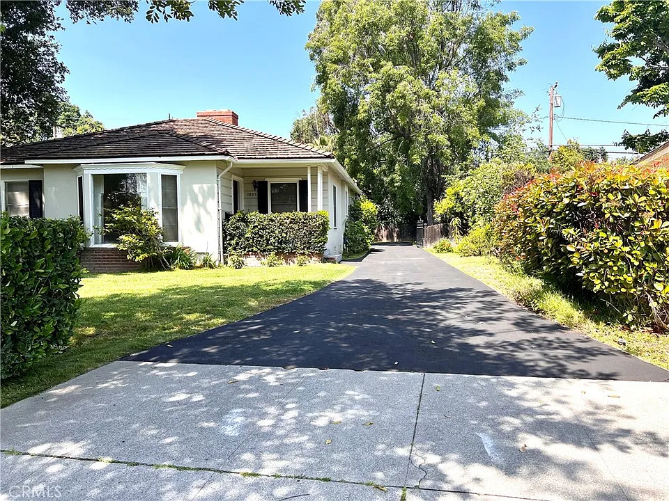 1855 Sharon Pl