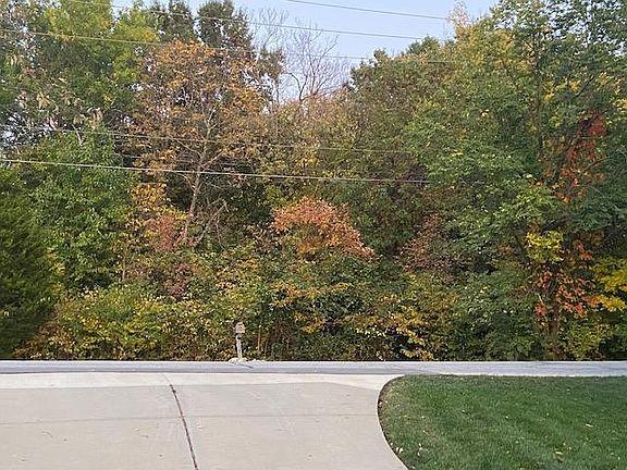 3rd image of 8310 NW Eastside Dr