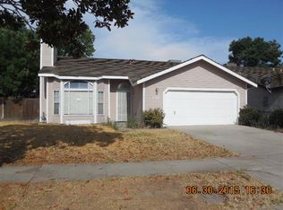 1304 Cottonwood St, Tulare, CA 93274