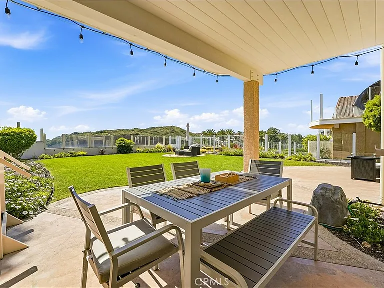 83 Palm Beach Ct — Photo 32
