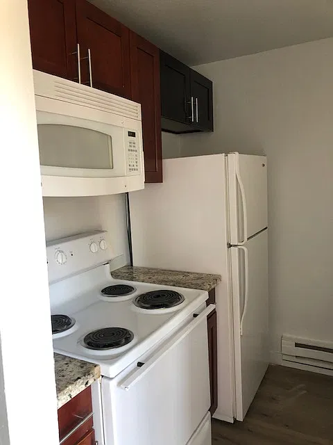 2 bed, 850 sqft, $1,600 — Photo 3