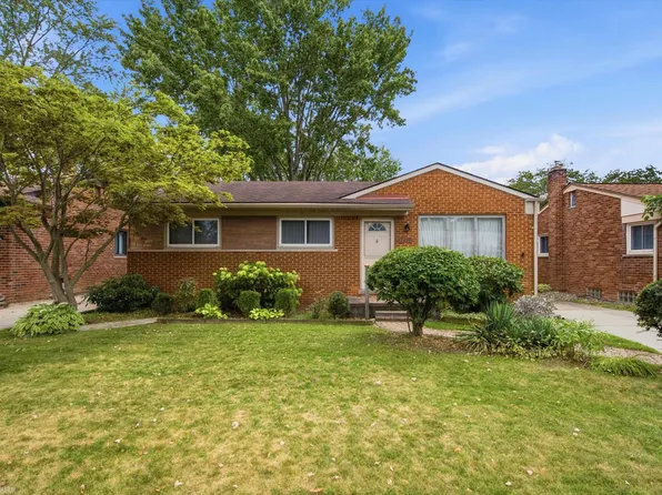 32512 New York St, Saint Clair Shores, MI 48082
