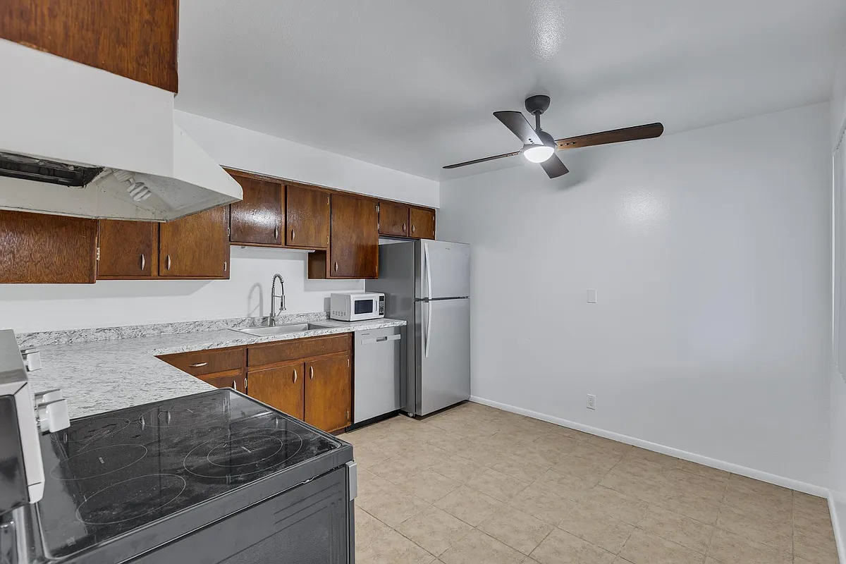 Building Photo - 2106 S Granada Dr #3