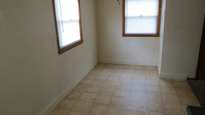 3 bed, 1.0 bath, 1110 sqft, $1,500 — Photo 3