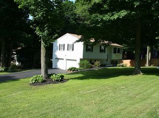 21 Willow Rd, Beacon, NY 12508