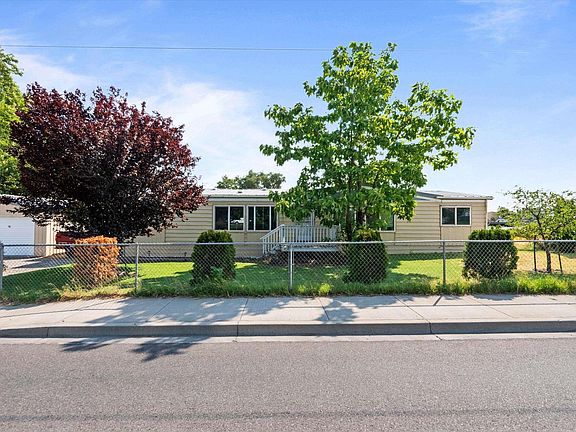 2nd image of 520 Grosscup Blvd