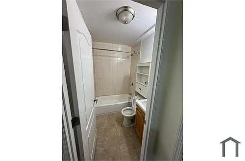 1645 Popham Ave #1A Photo 1
