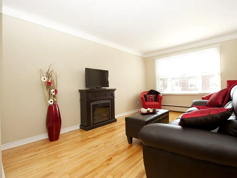 358 McArthur Ave — Photo 1