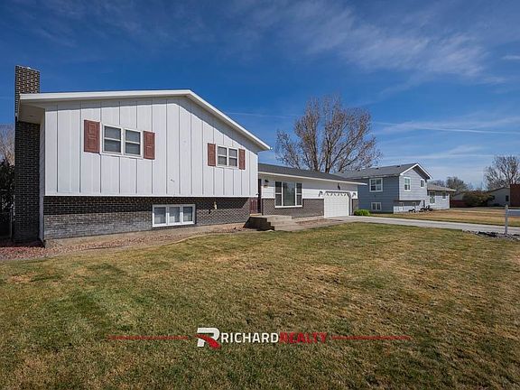 2nd image of 1831 Circle Rd