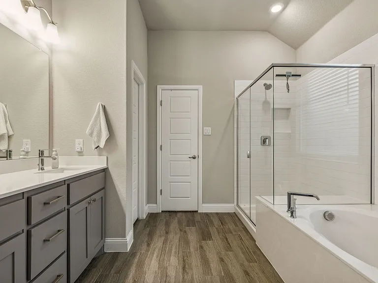 1008 Westwood Ln — Photo 11