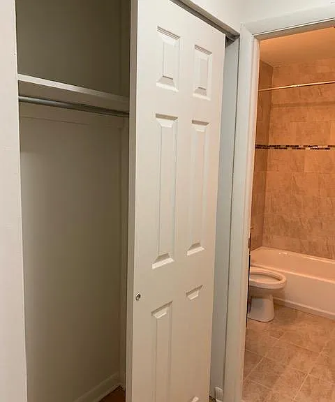 428 S 13th St #403 — Photo 8