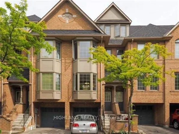 1168 Arena Rd #18, Mississauga, ON L4Y 4K7