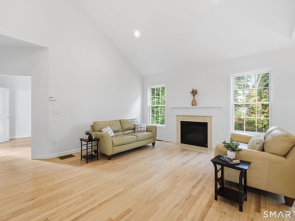 5th image of 82 Barkledge Drive #82