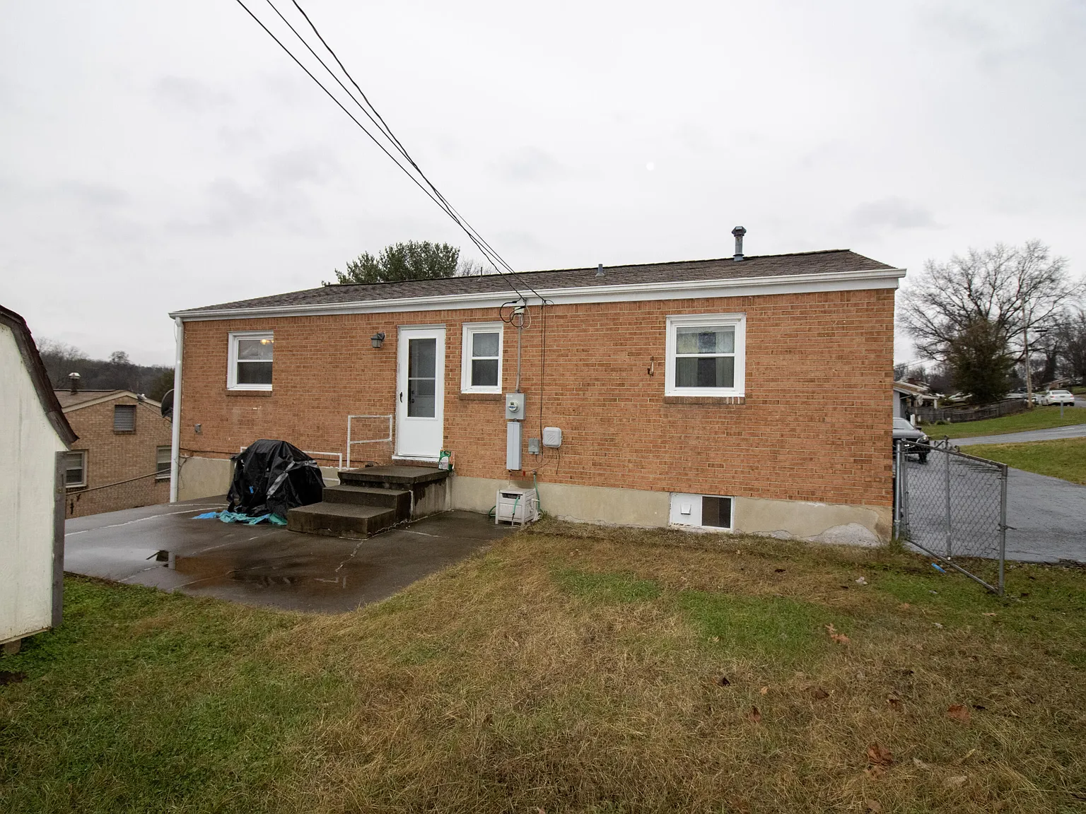 4 bed, 2.0 bath, 1579 sqft, $1,700 — Photo 3