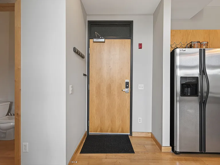 9 W Franklin Ave #306 — Photo 4