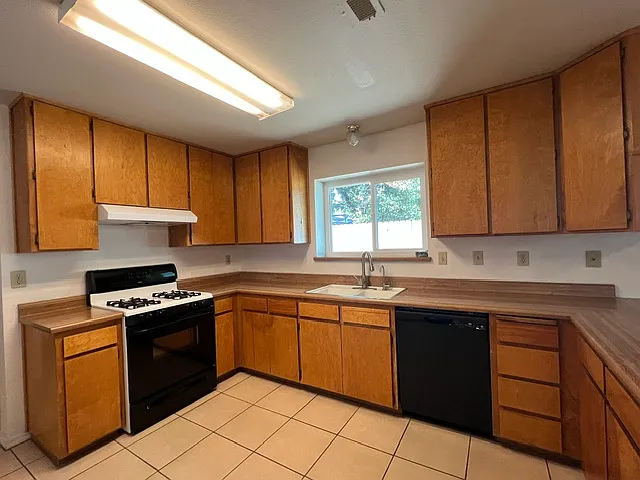 305 Saint Michael Ct #C — Photo 6