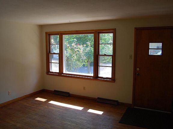 2nd image of 2901 Flora Dr