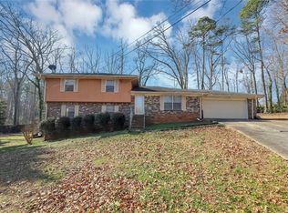 672 Mincey Woods Ct, Stone Mountain, GA 30087