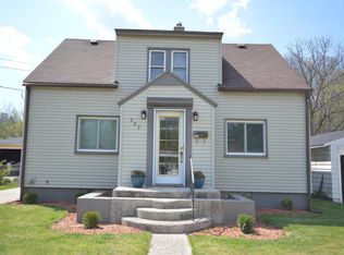987 Calvary Ave NW, Grand Rapids, MI