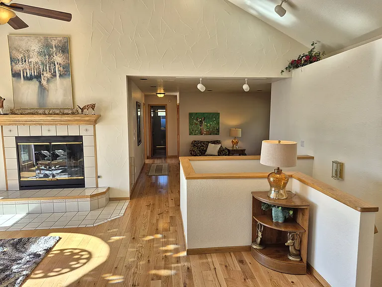 1096 Aspen Dr — Photo 17