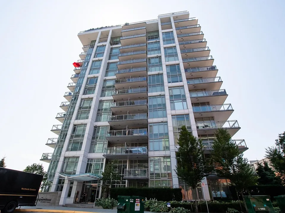 200 Nelsons Cres #907