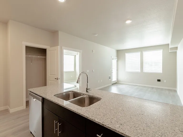 Abbey Creek Apartments — Photo 48