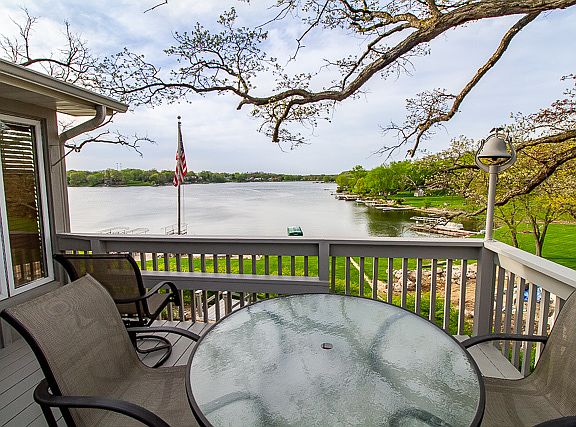 2nd image of 1531 Lake Holiday Dr