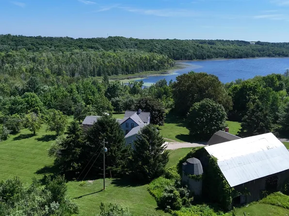 5640 N Swede Rd, Northport, MI 49670