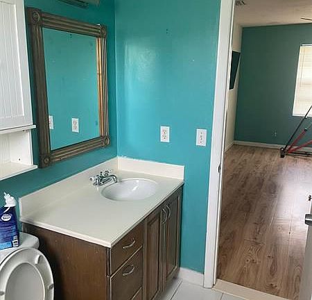5th image of 4699 Martha Louise Dr