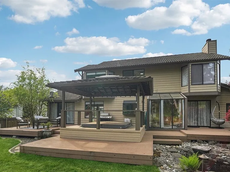 25114 Lake Wilderness Country Club Dr SE — Photo 2
